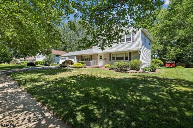 5 Dogwood Ct, East Brunswick Twp., NJ 08816
