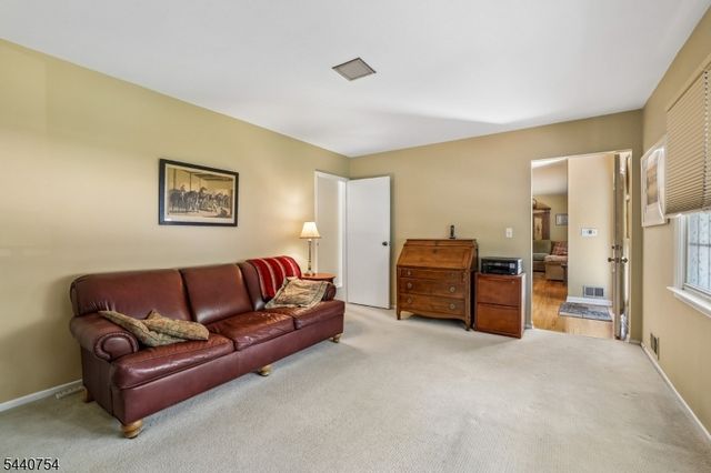 5 Dogwood Ct, East Brunswick Twp., NJ 08816