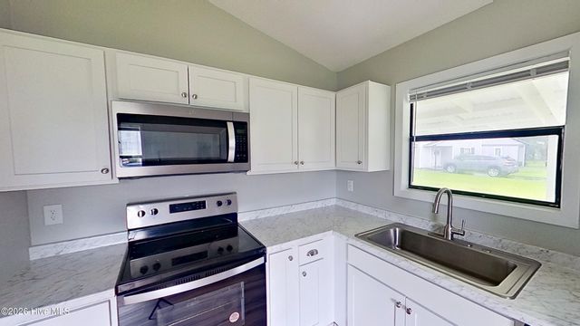 152 Village Circle, Jacksonville, NC 28546