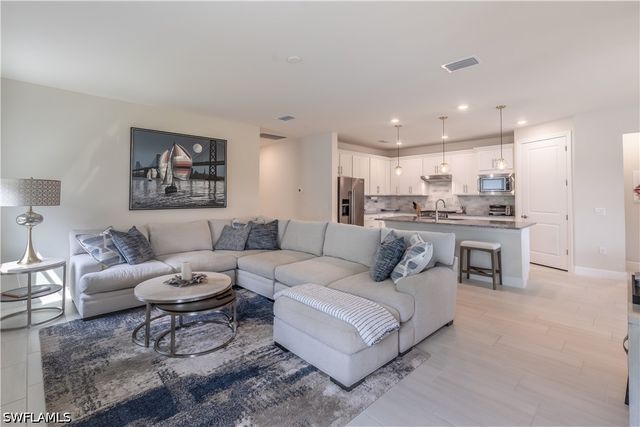 6727 Pennyroyal DR, Naples, FL 34114