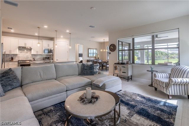 6727 Pennyroyal DR, Naples, FL 34114