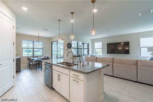 6727 Pennyroyal DR, Naples, FL 34114