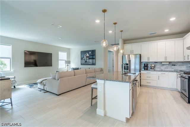 6727 Pennyroyal DR, Naples, FL 34114