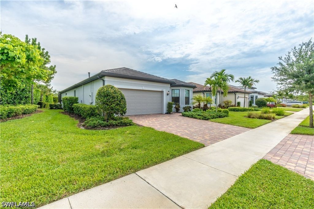 6727 Pennyroyal DR, Naples, FL 34114