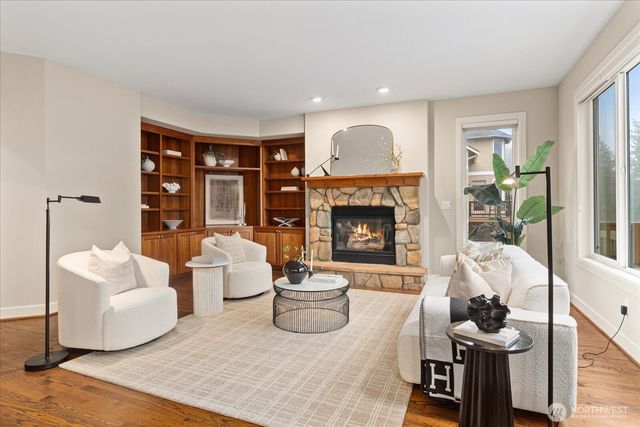 2211 204th Place NE, Sammamish, WA 98074