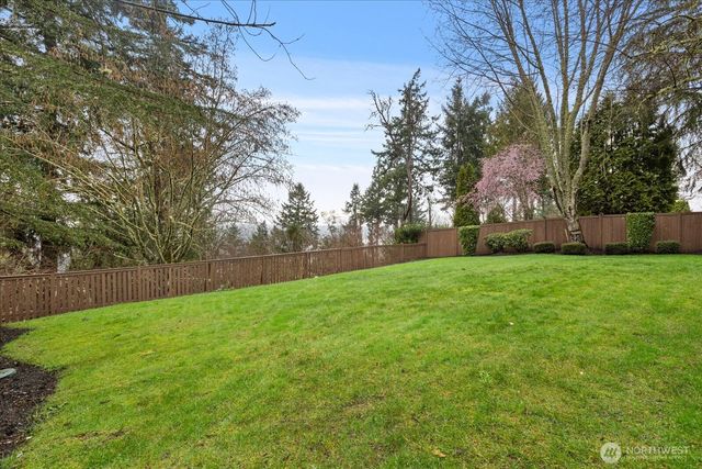 2211 204th Place NE, Sammamish, WA 98074