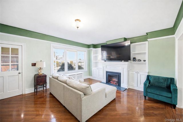 14740 33rd Avenue, Flushing, NY 11354