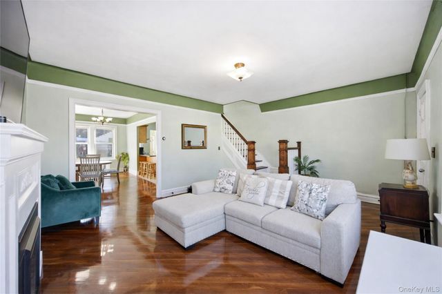 14740 33rd Avenue, Flushing, NY 11354