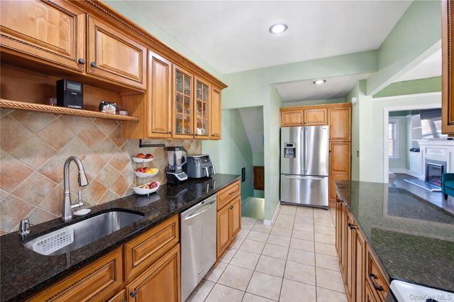 14740 33rd Avenue, Flushing, NY 11354