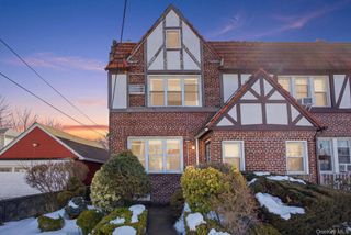 14740 33rd Avenue, Flushing, NY 11354