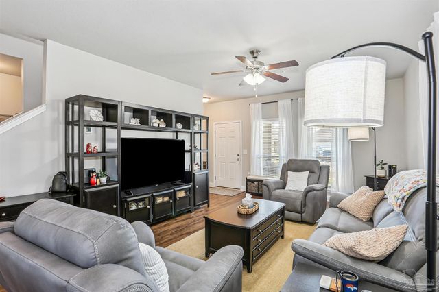 3674 Hawks Landing Cir, Pace, FL 32571