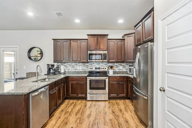 3674 Hawks Landing Cir, Pace, FL 32571