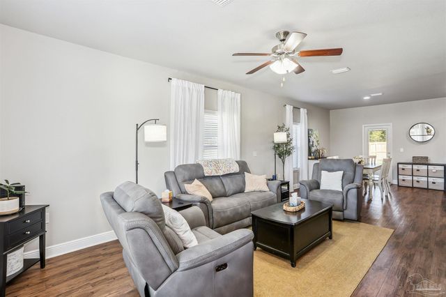 3674 Hawks Landing Cir, Pace, FL 32571