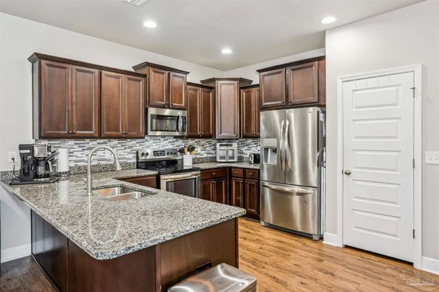 3674 Hawks Landing Cir, Pace, FL 32571