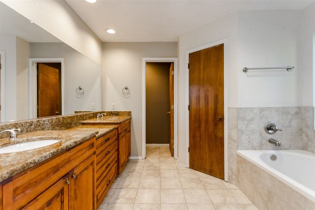 5602 Kingstree Court, Arlington, TX 76017