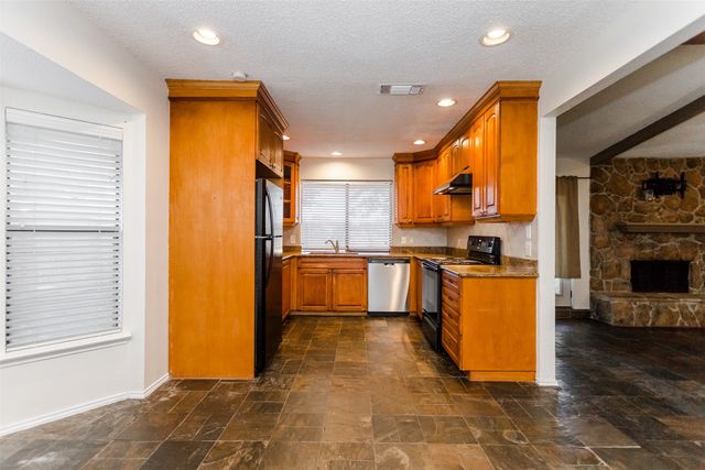 5602 Kingstree Court, Arlington, TX 76017