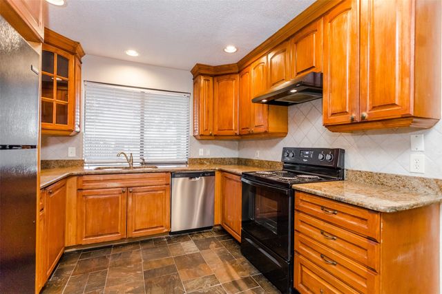 5602 Kingstree Court, Arlington, TX 76017