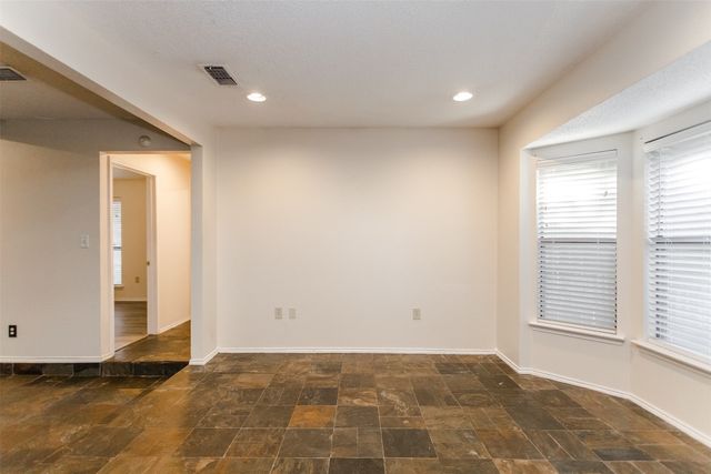 5602 Kingstree Court, Arlington, TX 76017