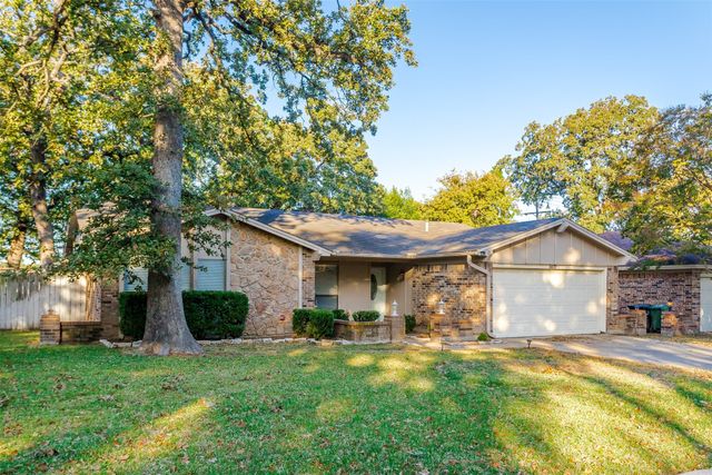 5602 Kingstree Court, Arlington, TX 76017