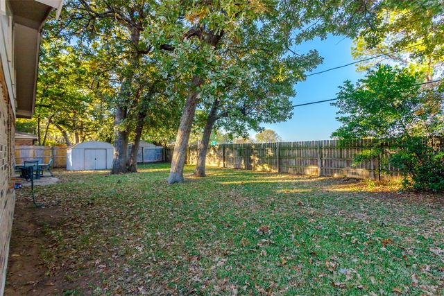 5602 Kingstree Court, Arlington, TX 76017