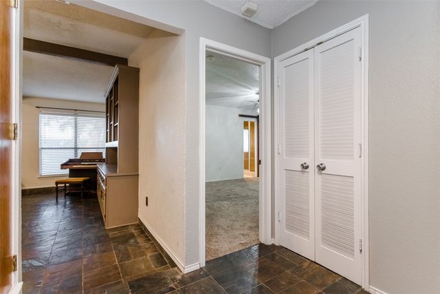 5602 Kingstree Court, Arlington, TX 76017