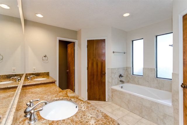 5602 Kingstree Court, Arlington, TX 76017