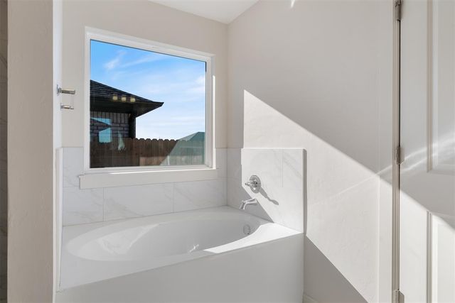 457 Vista Drive, Yukon, OK 73099