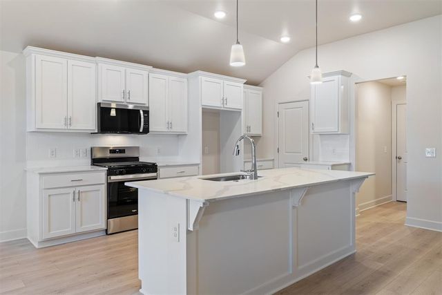 457 Vista Drive, Yukon, OK 73099