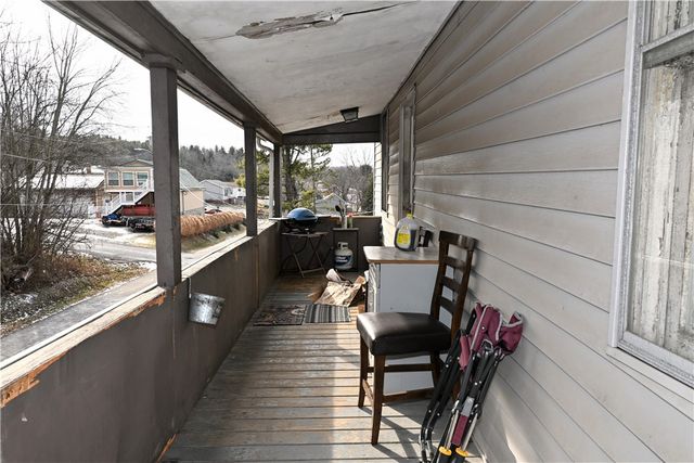 27 1st St, Smith, PA 15078