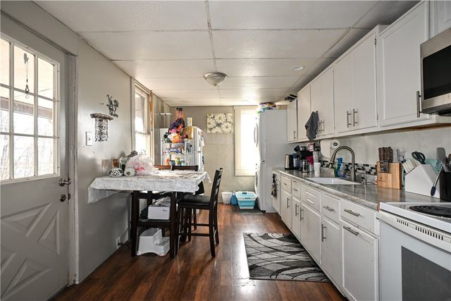 27 1st St, Smith, PA 15078