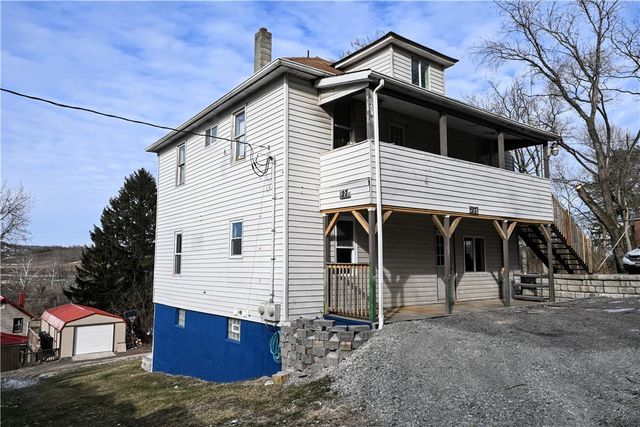 27 1st St, Smith, PA 15078