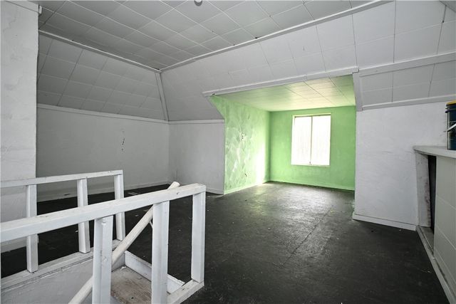 27 1st St, Smith, PA 15078