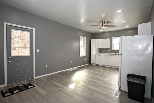 27 1st St, Smith, PA 15078