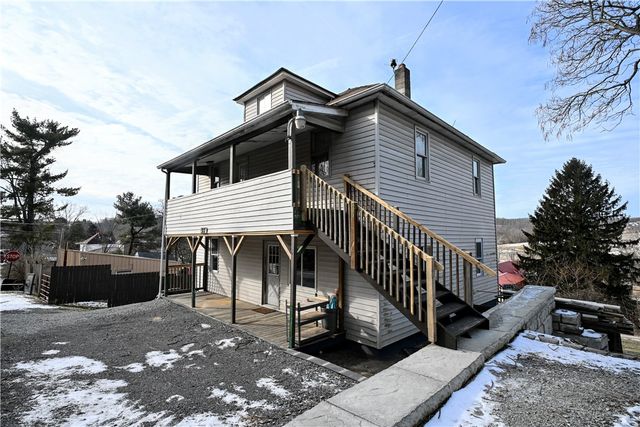 27 1st St, Smith, PA 15078