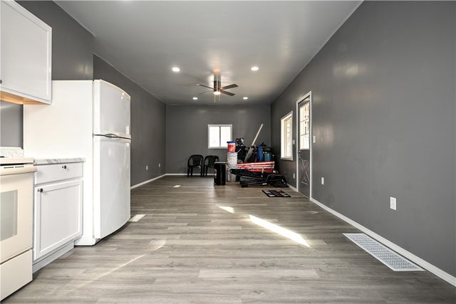 27 1st St, Smith, PA 15078