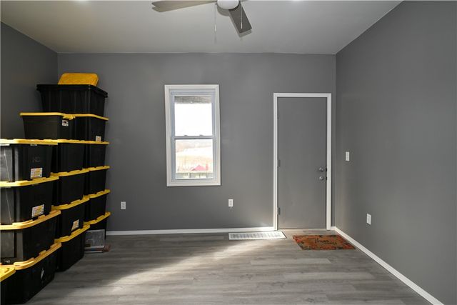 27 1st St, Smith, PA 15078