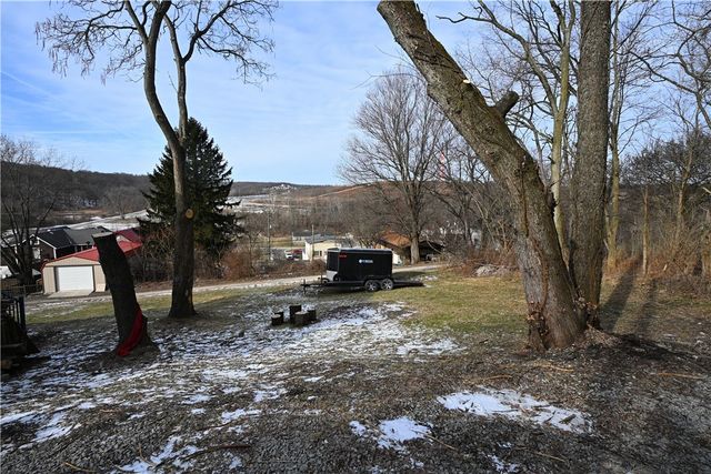 27 1st St, Smith, PA 15078