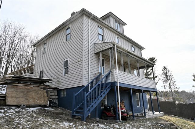 27 1st St, Smith, PA 15078