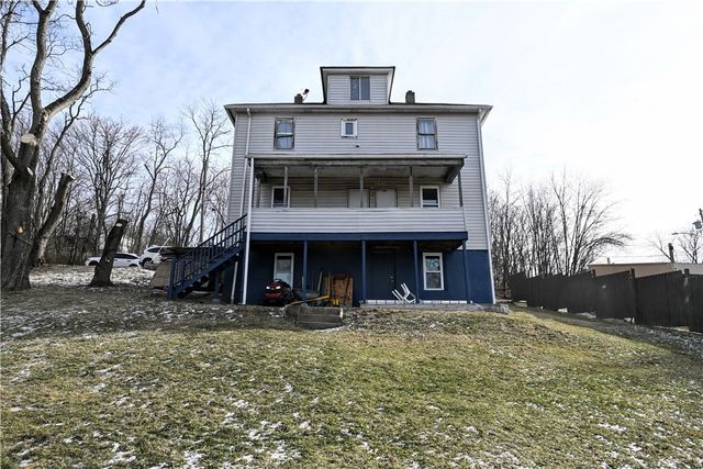 27 1st St, Smith, PA 15078