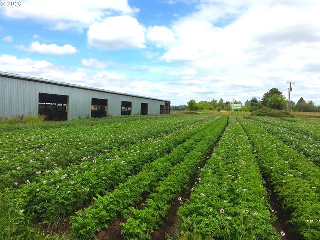 8962 S HEINZ Rd, Canby, OR 97013