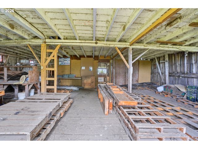 8962 S HEINZ Rd, Canby, OR 97013