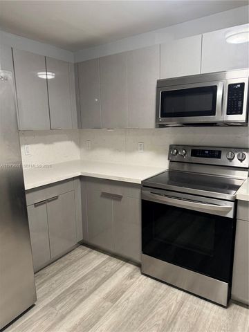 10902 NW 83rd St 216, Doral, FL 33178