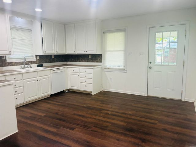 702 King Ave, Searcy, AR 72143