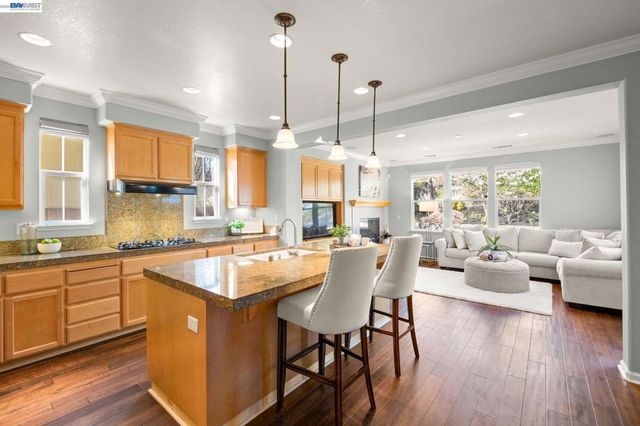 3132 Ashbrook Ln, San Ramon, CA 94582