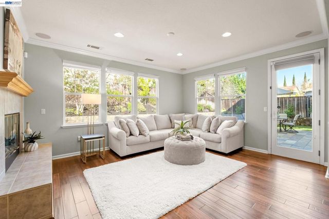 3132 Ashbrook Ln, San Ramon, CA 94582