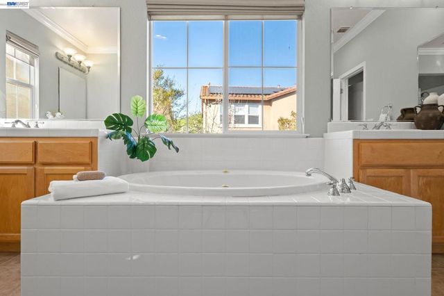 3132 Ashbrook Ln, San Ramon, CA 94582