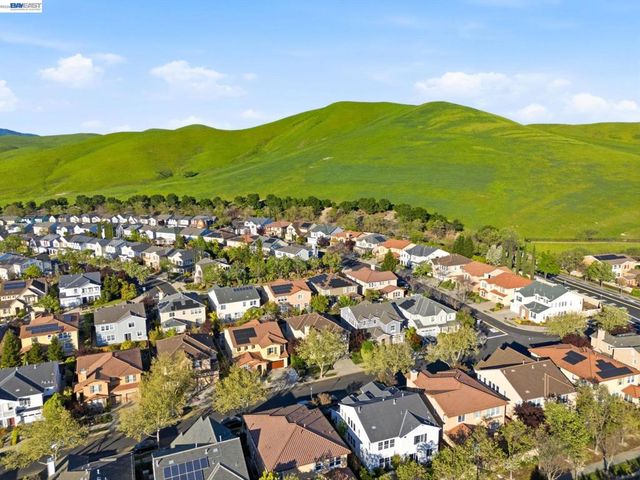 3132 Ashbrook Ln, San Ramon, CA 94582