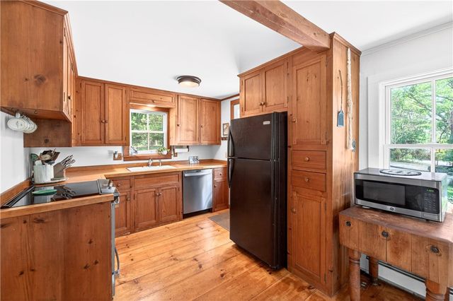 108 Oak Street, Hopkinton, RI 02804