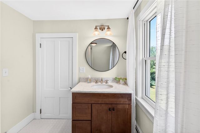 108 Oak Street, Hopkinton, RI 02804