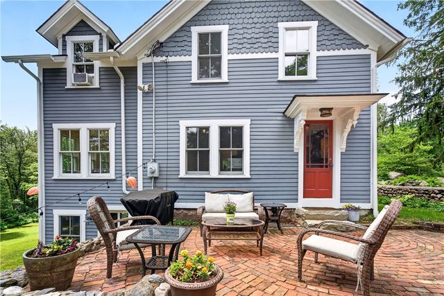 108 Oak Street, Hopkinton, RI 02804